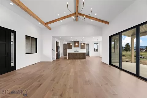 Living - 374 Cushing Ln, Manhattan, MT 59741 photo 6 of 7