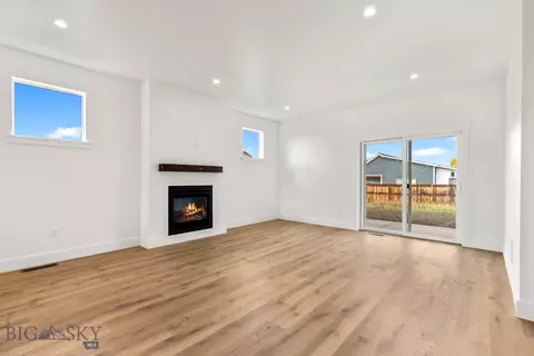 Living - 383 Cloudfield Cir, Bozeman, MT 59718 photo 2 of 2