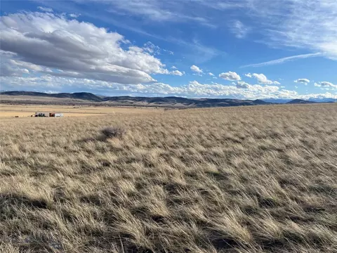 4 S Tartan Dr, Three Forks, MT 59752