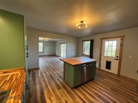Kitchen - 503 Stephens Hill Rd, Reed Point, MT 59069 photo 5 of 6