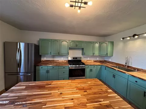 Kitchen - 503 Stephens Hill Rd, Reed Point, MT 59069 photo 6 of 6