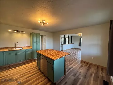 Kitchen - 503 Stephens Hill Rd, Reed Point, MT 59069 photo 4 of 6