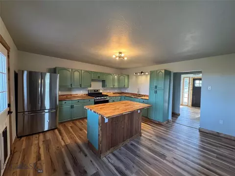 Kitchen - 503 Stephens Hill Rd, Reed Point, MT 59069 photo 3 of 6