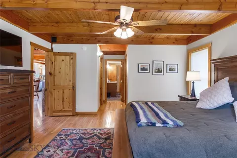 Bedroom - 67658 Mt-43 Hwy, Wise River, MT 59762 photo 4 of 9