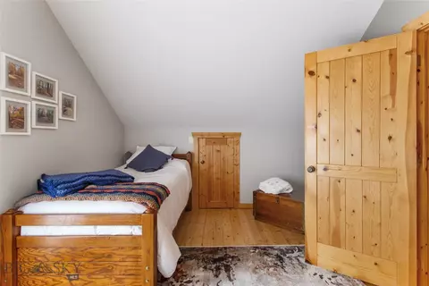 Bedroom - 67658 Mt-43 Hwy, Wise River, MT 59762 photo 7 of 9