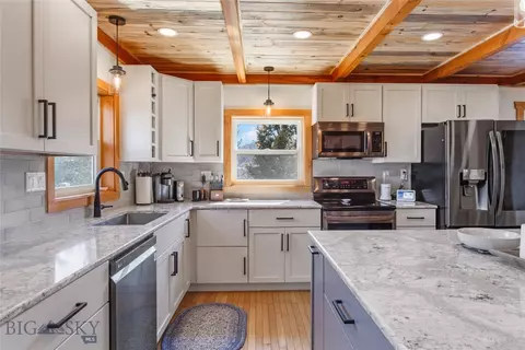 Kitchen - 67658 Mt-43 Hwy, Wise River, MT 59762 photo 3 of 8