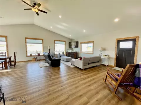 Living - 50 Tanager Ln, Dillon, MT 59725 photo 2 of 6