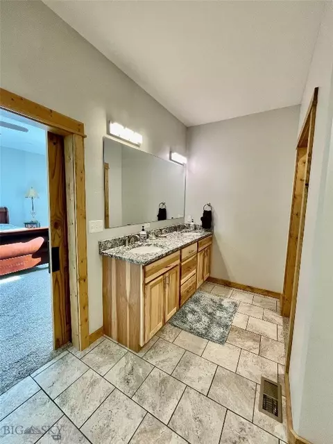 Bath - 50 Tanager Ln, Dillon, MT 59725 photo 4 of 7