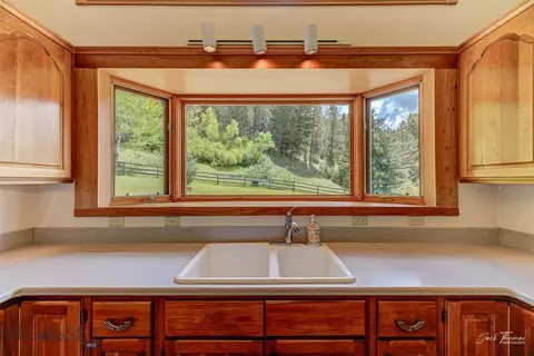 Kitchen - 19 September Dr, Clancy, MT 59634 photo 4 of 7