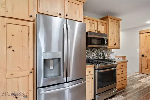 Kitchen - 219 Coulee Dr, Bozeman, MT 59718 photo 2 of 5