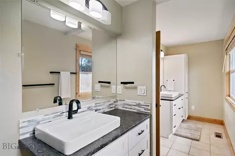 Bath - 219 Coulee Dr, Bozeman, MT 59718 photo 4 of 10