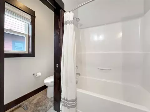 Bath - 4117 Moonstone Dr, Bozeman, MT 59718 photo 3 of 3