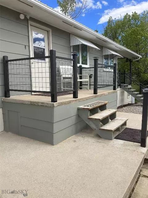 Exterior - 112 6th Ave N, Winifred, MT 59489 photo 3 of 5