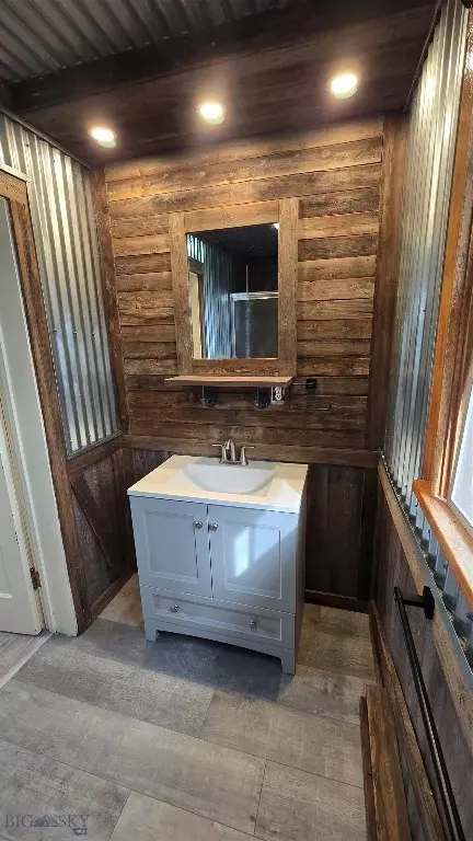Bath - 5 Front St, Alder, MT 59710 photo 1 of 4