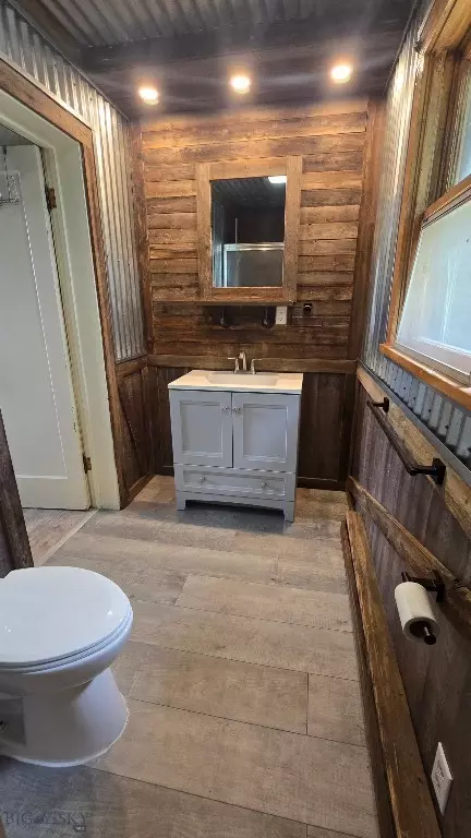 Bath - 5 Front St, Alder, MT 59710 photo 2 of 5