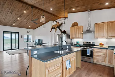 Kitchen - 23 Windflower, Three Forks, MT 59752 photo 3 of 6