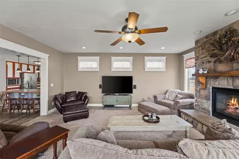 Living - 605 E Cameron Brg, Bozeman, MT 59718 photo 3 of 3