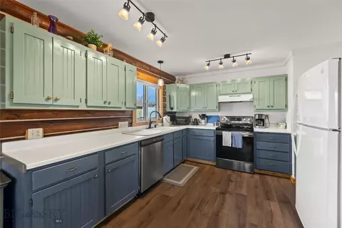 Kitchen - 515 2nd Ave W, Three Forks, MT 59752 photo 2 of 6