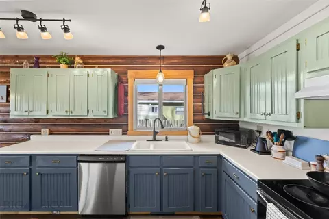 Kitchen - 515 2nd Ave W, Three Forks, MT 59752 photo 5 of 6
