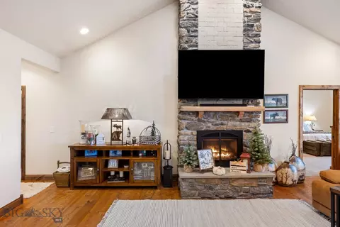 Living - 109 Wild Rose Loop, Three Forks, MT 59752 photo 3 of 5