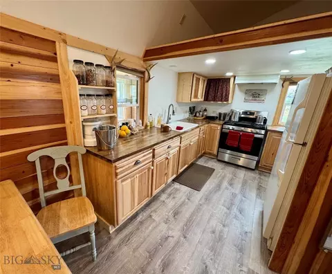 Kitchen - 7535 Birch Creek Rd, Dillon, MT 59725 photo 1 of 2