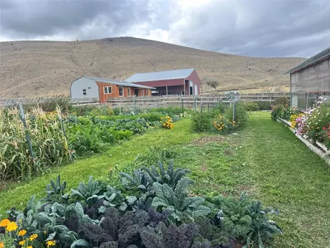 Exterior - 7535 Birch Creek Rd, Dillon, MT 59725 photo 6 of 7