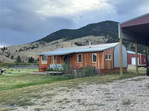 Exterior - 7535 Birch Creek Rd, Dillon, MT 59725 photo 3 of 7