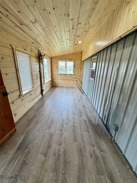 Exterior - 7535 Birch Creek Rd, Dillon, MT 59725 photo 4 of 7