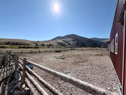 Exterior - 7535 Birch Creek Rd, Dillon, MT 59725 photo 5 of 7