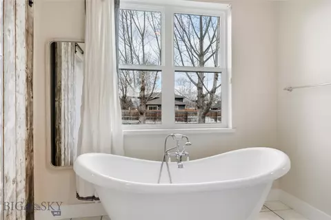 Bath - 314 Cedar St, Manhattan, MT 59741 photo 1 of 9