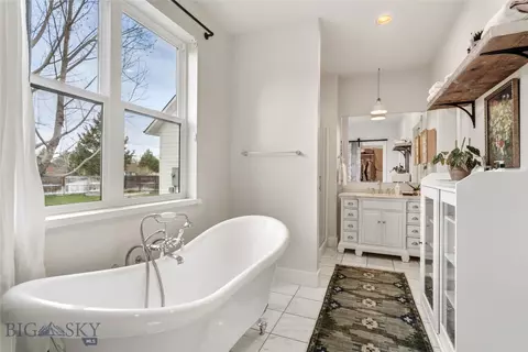 Bath - 314 Cedar St, Manhattan, MT 59741 photo 6 of 9