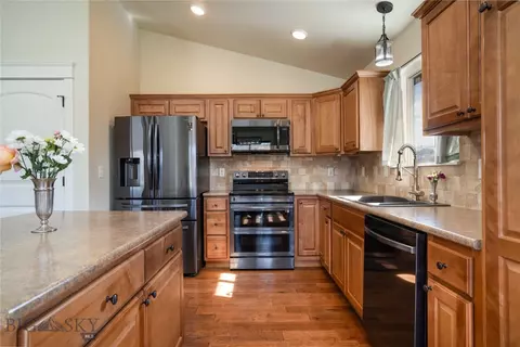 Kitchen - 1530 Powers Blvd, Belgrade, MT 59714 photo 1 of 2