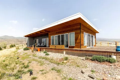 120 Arcturus Dr, Emigrant, MT 59027