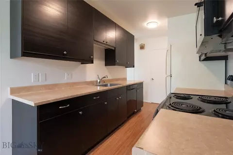 Kitchen - 708 S 16th Ave #D, Bozeman, MT 59715 photo 2 of 5