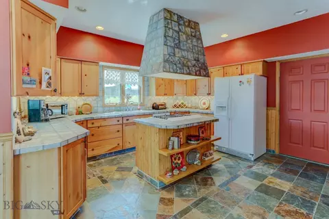 Kitchen - 52 Eastep Ln, Livingston, MT 59047 photo 1 of 5