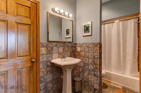 Bath - 52 Eastep Ln, Livingston, MT 59047 photo 2 of 2