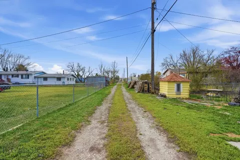 Exterior - 405 4th Ave E, Three Forks, MT 59752 photo 9 of 10