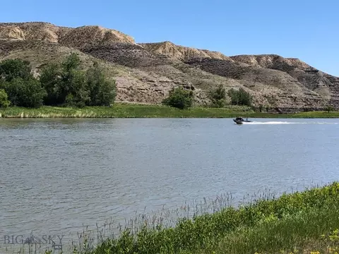 19 Vernon Rd, Highwood, MT 59450