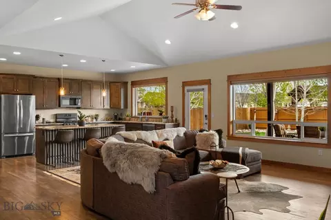 34 Knadler Dr, Bozeman, MT 59718