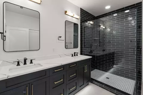 Bath - 2939 S 30th Ave, Bozeman, MT 59718 photo 4 of 10