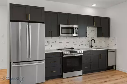 Kitchen - 2939 S 30th Ave, Bozeman, MT 59718 photo 7 of 10