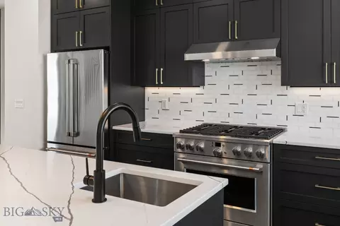 Kitchen - 2939 S 30th Ave, Bozeman, MT 59718 photo 6 of 10
