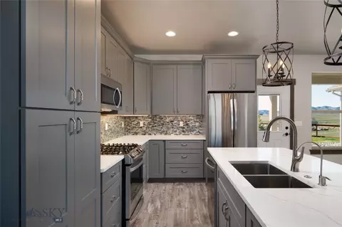 Kitchen - 61 Rolling Pr, Three Forks, MT 59752 photo 2 of 2