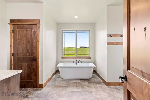 Bath - 43 Lewis Dr, Three Forks, MT 59752 photo 2 of 8