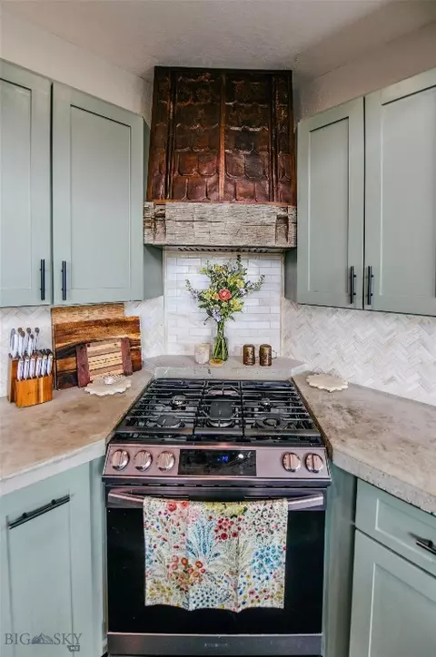 Kitchen - 22869 Mt Highway 278, Dillon, MT 59725 photo 4 of 4
