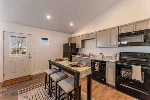 411 Brookline St #C, Livingston, MT 59047