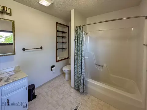 Bath - 2 Robinson St #2 S, Scobey, MT 59263 photo 1 of 3