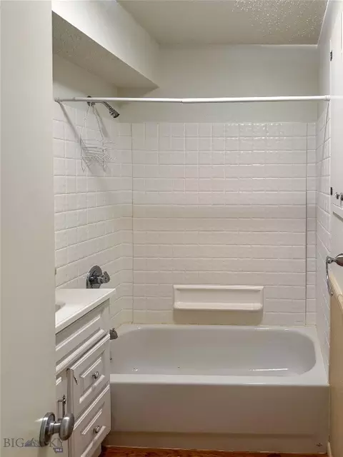 Bath - 2 Robinson St #2 S, Scobey, MT 59263 photo 3 of 3