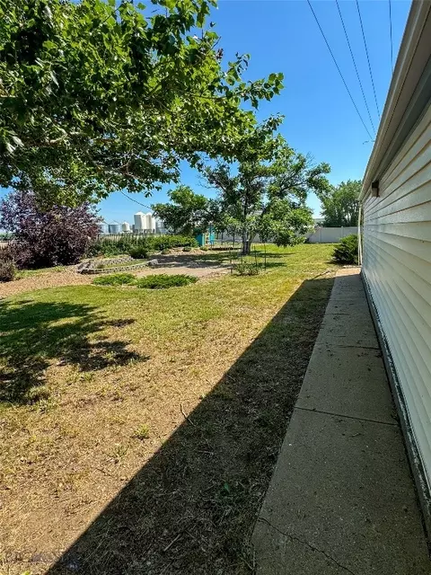 Exterior - 2 Robinson St #2 S, Scobey, MT 59263 photo 4 of 9