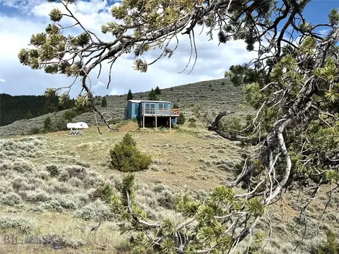20590 Pole Gulch Rd, Three Forks, MT 59752